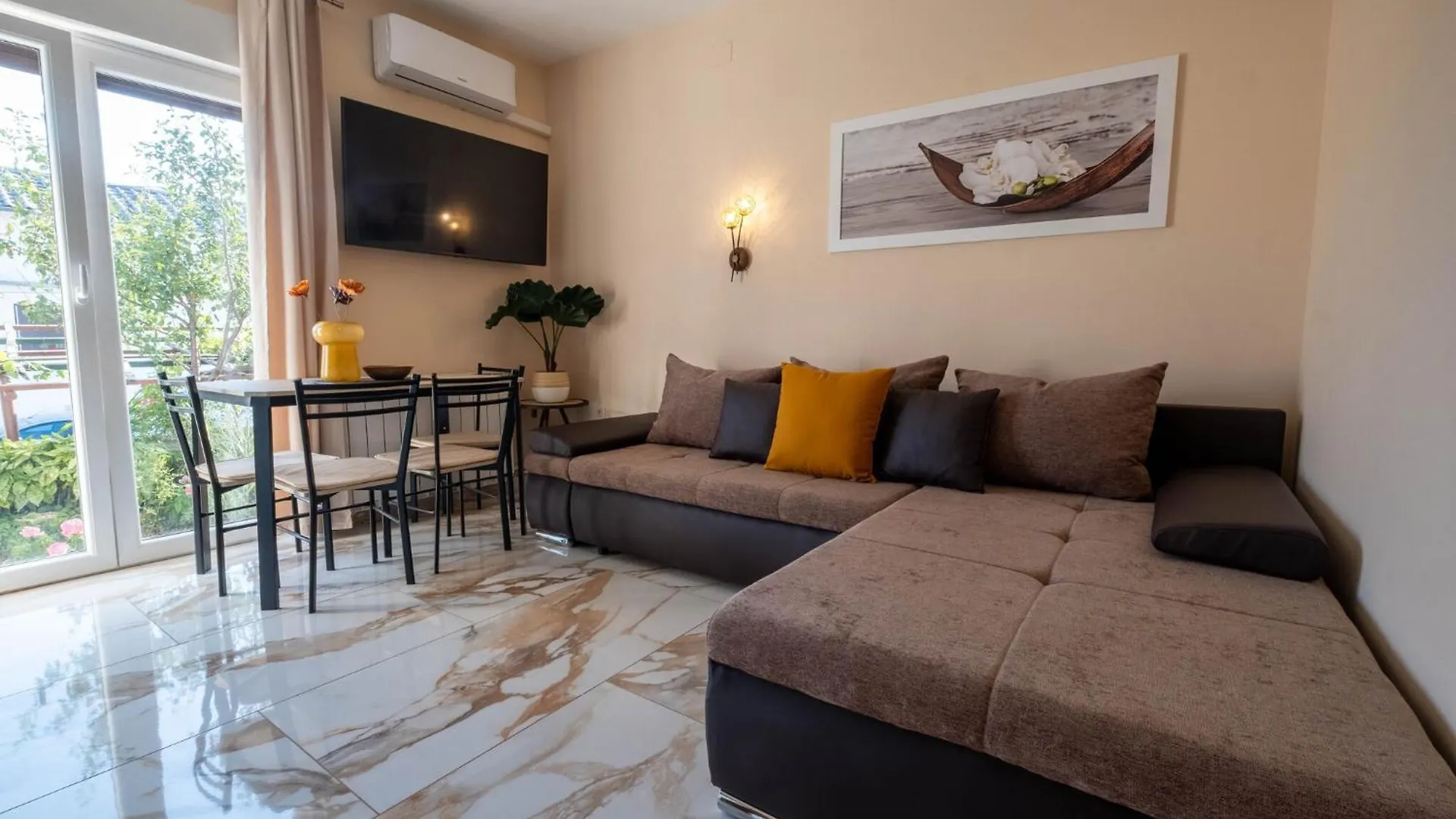 Guest house Apartments And Rooms Premium Relax Novi Vinodolski Croatia